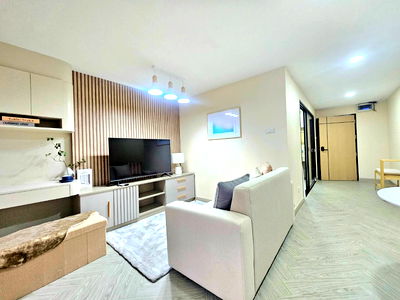 Condos for sale 700 Year Sports Arena Chiang Mai : Srithana 2 Condo for sale !,Near Maya,Nimman ,Cmu,Old city 