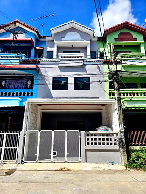 ทาวน์โฮม กรุงเทพมหานคร : ทาวน์โฮม 3 ชั้น หมู่บ้านเพลินวิภา ใกล้เลียบด่วนเอกมัย-รามอินทรา รถไฟฟ้าสีชมพู ถนนนวลจันทร์ , ถนนรามอินทรา40 ใกล้โรงพยาบาล โรงเรียน