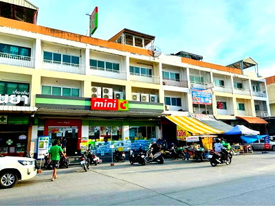 เช่าอาคารพาณิชย์ ถนนติวานนท์ : รวมดาดฟ้า 21ตร.วา. 261ตร.ม.MRT ปากเกร็ด 2.8 กม.3.5 ชั้น รร.สวนกุหลาบ 2.5 กม.3 นอน 3 น้ำ ขาย-เช่า