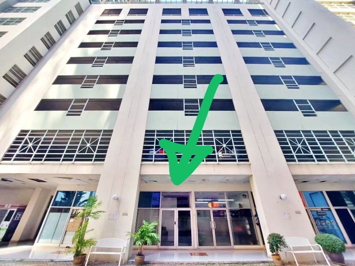 รูป สำนักงานชั้น 1 อาคารสาทรเฮ้าส์  ขนาด 68 ตรม.  เดิน 80 เมตรถึง BTS สุรศักดิ์ ห้องพร้อมอยู่ มีแอร์ครบ และตู้โต๊ะ อุปกรณ์สำนักงาน ครัว  - รูปที่ 1/12