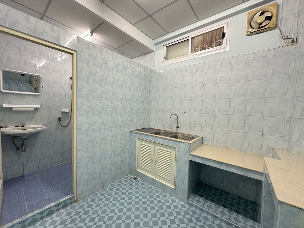 picture WS4726 [For rent] Commercial building in the heart of Sukhumvit 46 (Soi Phumichit) 💸 Rent 25,000 baht/month 🚆 BTS Phra Khanong - 14/16