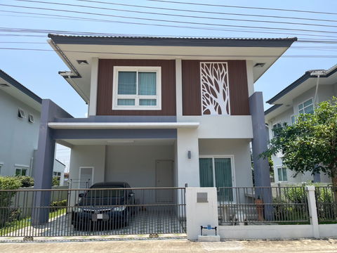 ให้เช่าบ้านเดี่ยวสองชั้น  3 ห้องนอน 3 ห้องน้ำ 1  ห้องครัว  2  ที่จอดรถ 