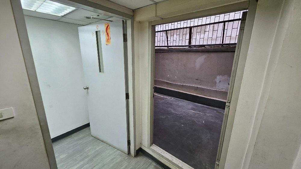 picture Shophouse for rent, commercial building, Yaowarat, Samphanthawong, 4th floor and rooftop, usable area 180 sq m. - 3/13