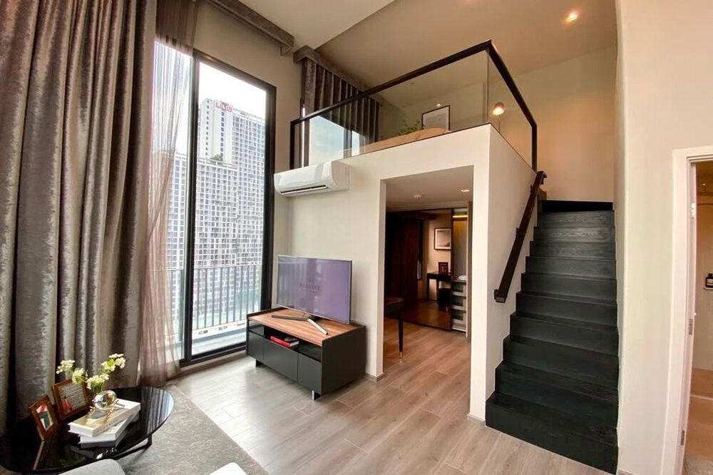 picture For Sale!! corner room, Two-sided view, High ceiling! Code C20251000011..The Reserve Phahol-Pradipat, 1 bed Plus Loft, 1 bath, furnished, Special Deal - 2/7