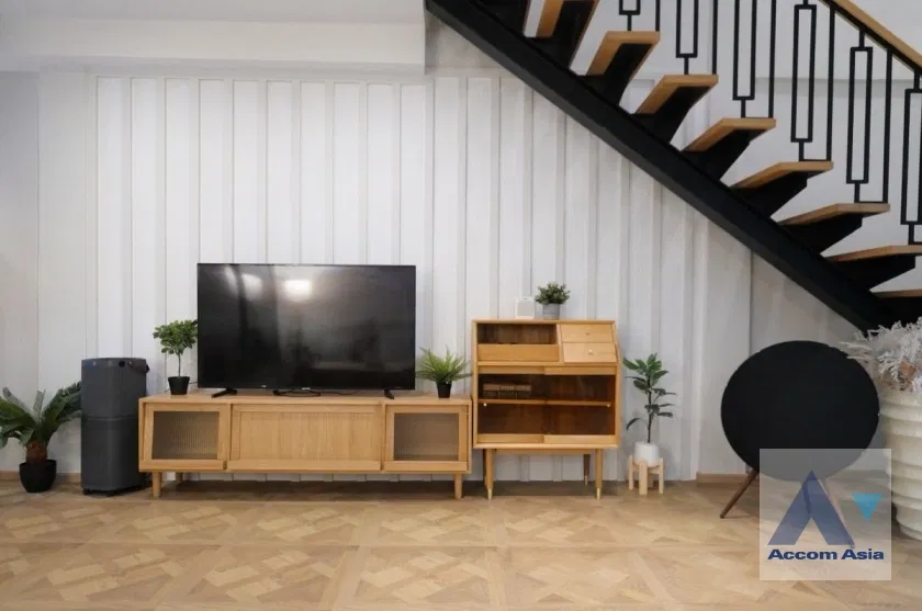 picture 🔼🔽 AccomA 📩 Fully Furnished,Newly renovated,Pet friendly 3 BR Townhouse in Khlong Tan Nuea (AA41951) - 18/20