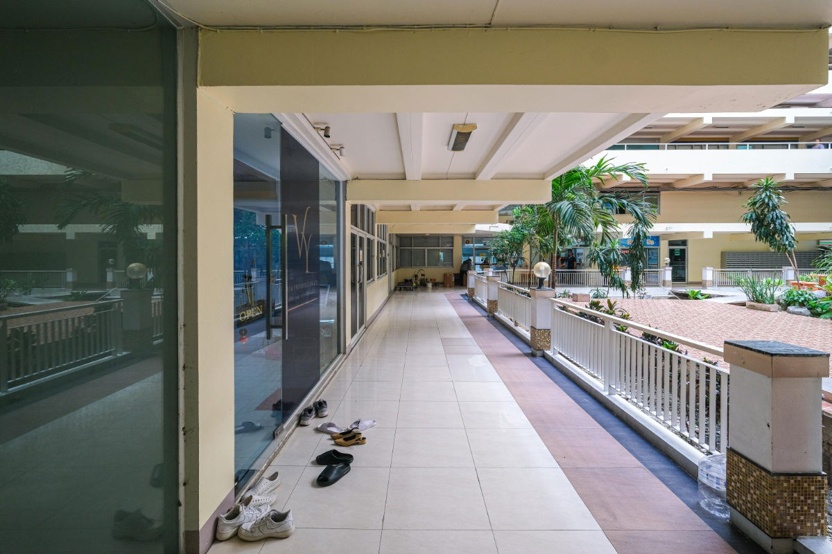 picture 🔥 For Sale with Tenant! Commercial Shop with 5.5% Yield 🔥 Siam Condominium. A 2-story unit on the 1st floor, 60 sq.m., near Central Rama 9 - 11/13