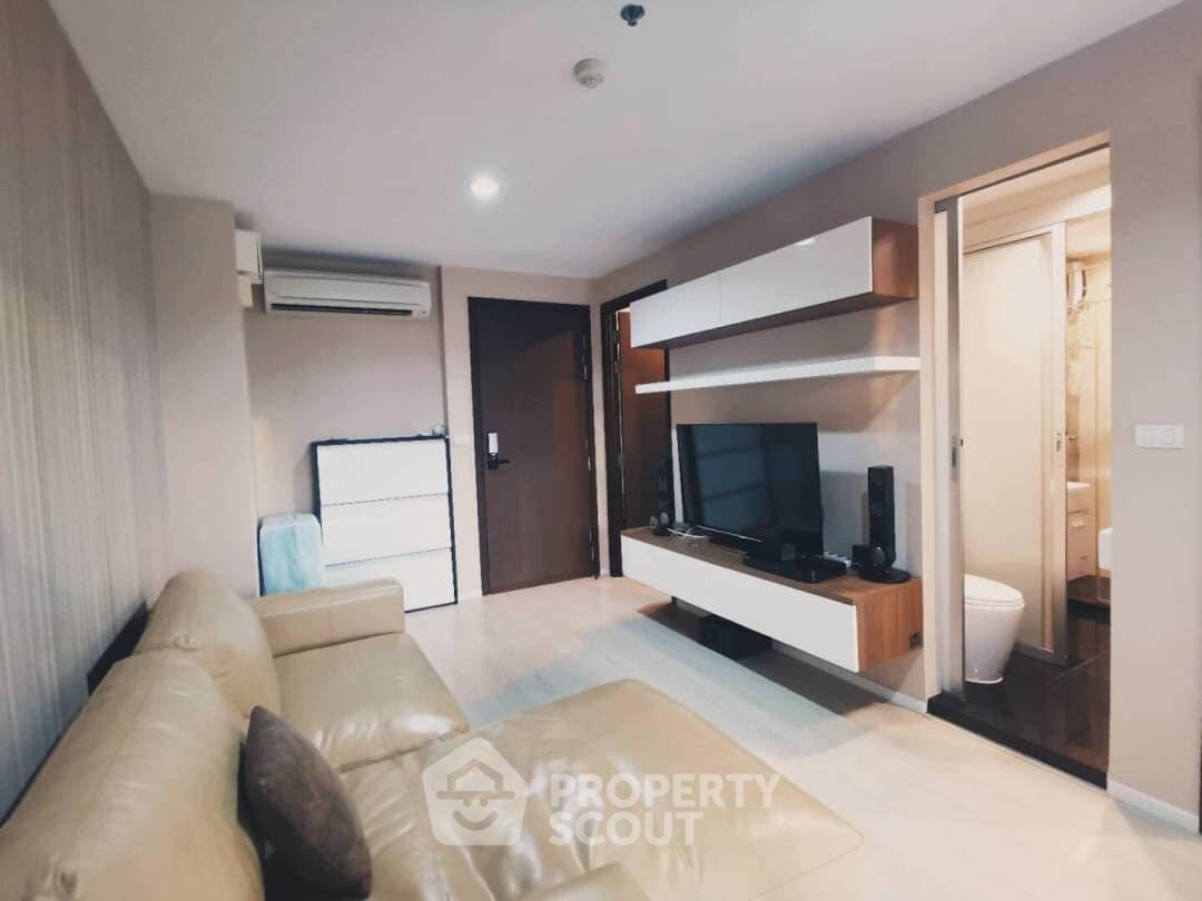 picture 1-BR Condo at Rhythm Sathorn-Narathiwas near BTS Chong Nonsi (ID 648350) - 3/10