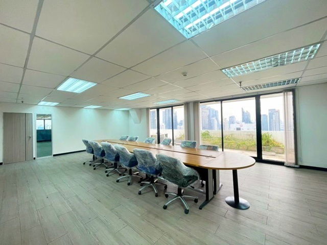 picture BTS ChongNonsi 900m.Office building for rent Jewellery Center Samyan-Silom MRT SamYan 700m. 25-285s - 6/8