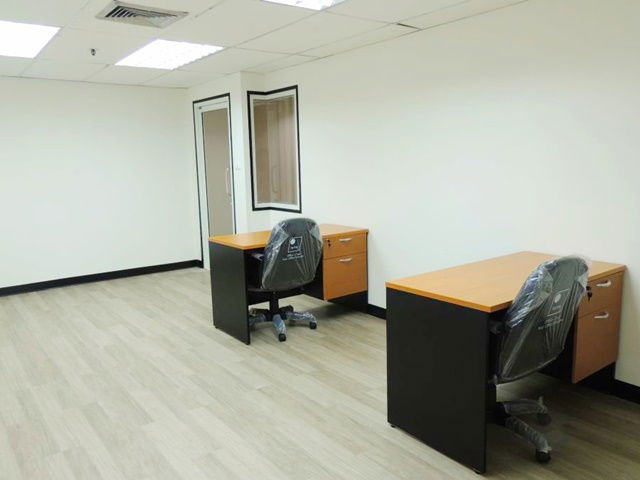 picture BTS ChongNonsi 900m.Office building for rent Jewellery Center Samyan-Silom MRT SamYan 700m. 25-285s - 2/8