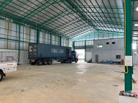 ให้เช่าโกดัง พื้นที่ใช้สอย 1,000 ตรม. ที่ดิน1ไร่ พร้อมออฟฟิศและห้องพักคนงาน ทำเลพระรามสอง บางโทรัด สมุทรสาคร รถใหญ่เข้าออกสะดวก