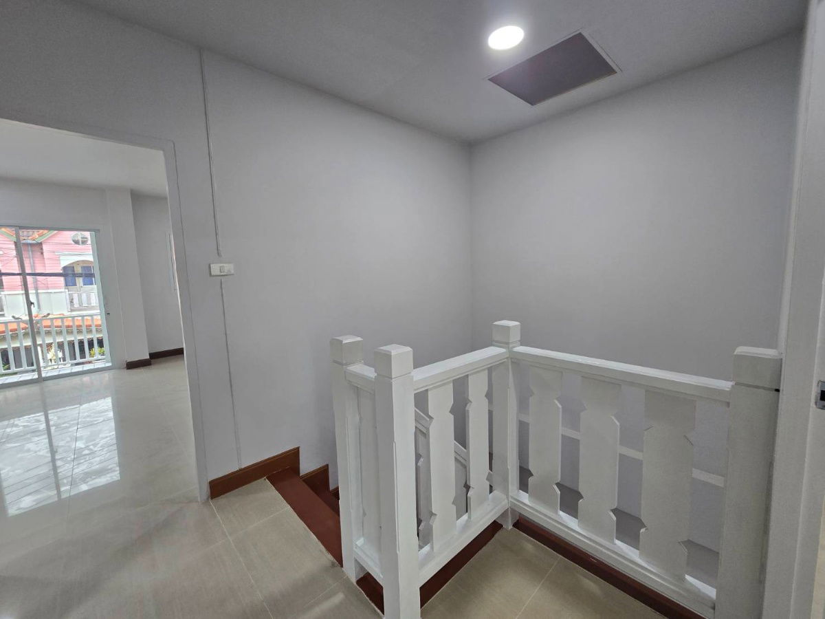 รูป ทาวน์เฮ้าส์ รีโนเวทใหม่ พร้อมอยู่ กว้าง ใกล้ตลาดวงศกร หมู่บ้านกรีนวิลล์หทัยราษฏร์ ถนนหทัยราษฎร์86 ลาดสวาย ลำลูกกา ปทุมธานี - รูปที่ 22/23