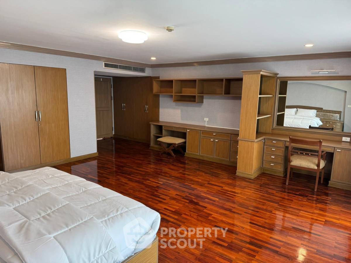 รูป คอนโด 3-ห้องนอน ที่ วัฒนา ไฮทส์ คอนโดมิเนียม ใกล้ MRT สุขุมวิท (ID 2348520) - รูปที่ 9/20