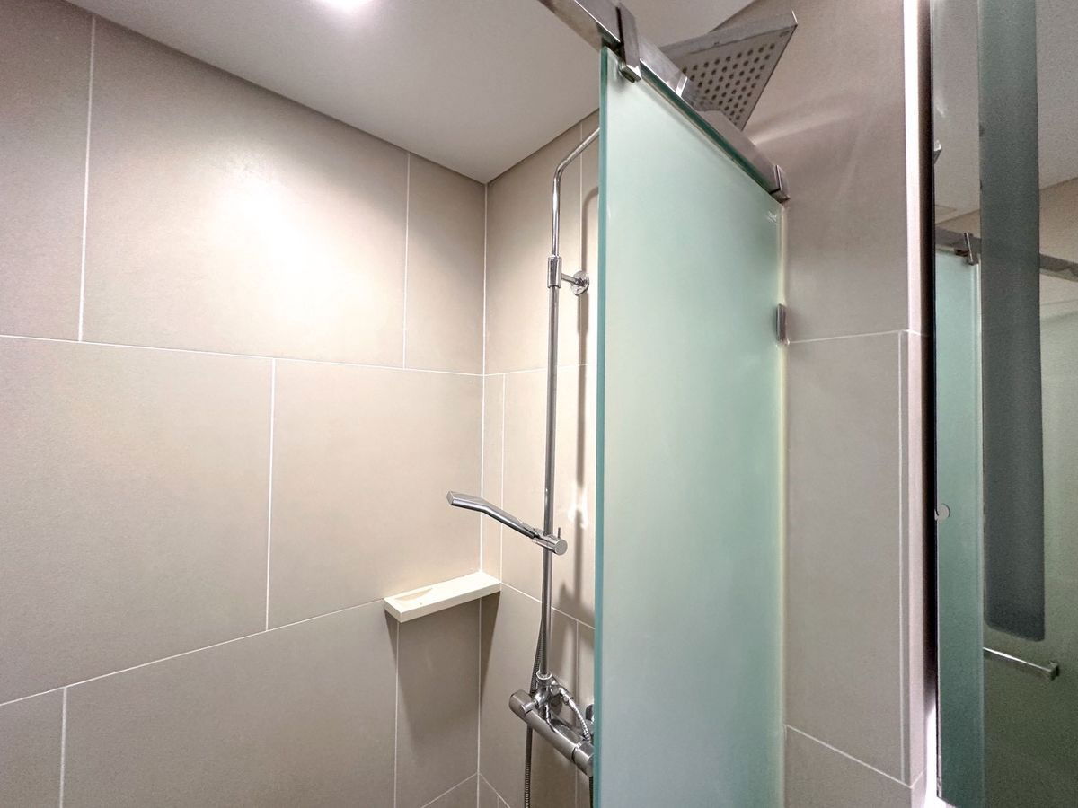 picture Code: KJ9155  for rent The Lumpini 24 // Line ID: @kjcondo (with @) // - 14/17