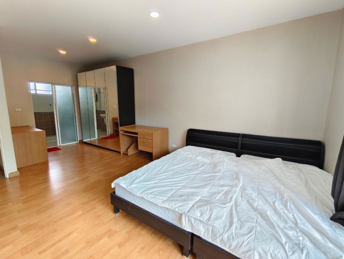 picture For Rent: Baan Klang Muang S-SENSE Srinakarin, 3 Bedrooms, Near Seacon, Paradise, Yellow Line BTS - 11/18