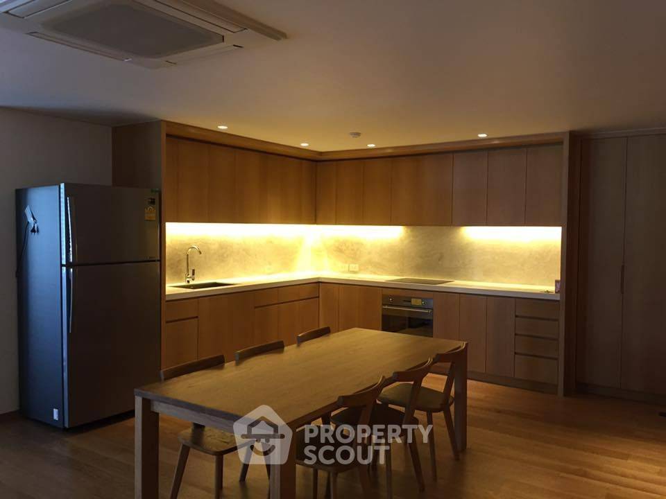 รูป คอนโด 2-ห้องนอน ที่ ริชมอนด์ พาเลส คอนโดมิเนียม ใกล้ BTS พร้อมพงษ์ (ID 783398) - รูปที่ 9/10