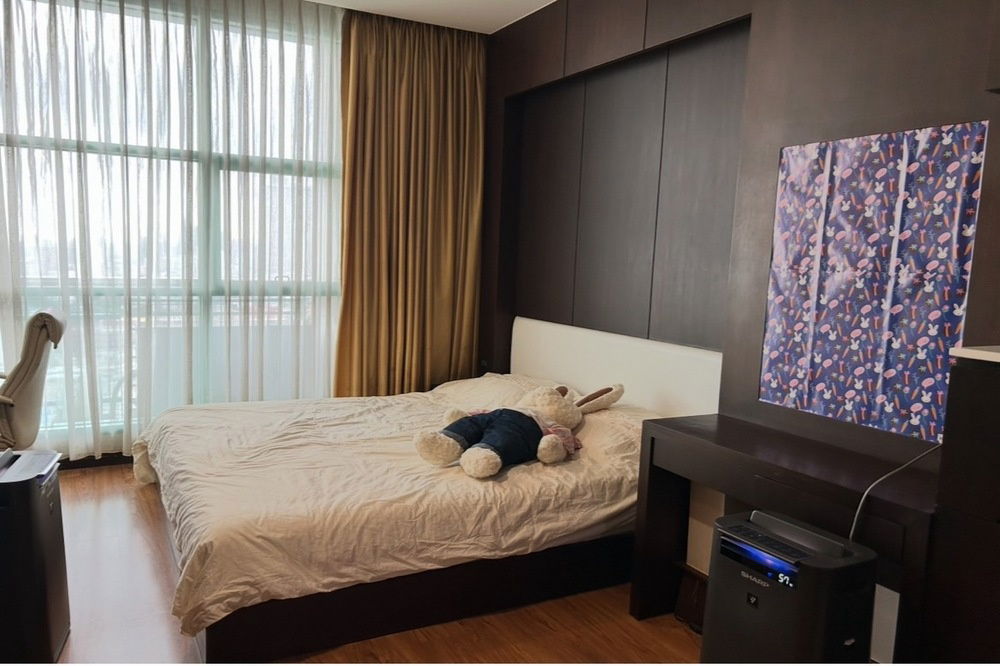 picture Sale !! high floor, North facing, river view, modern style, rare item!  Code C20251000013....Chatrium Riverside Condominium, 2 bed , 2 bath, furnished - 5/5