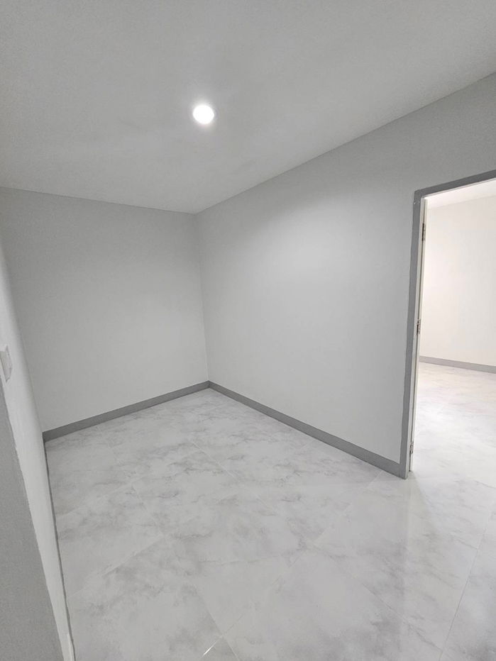 รูป ทาวน์โฮม 3 ชั้น หมู่บ้านเพลินวิภา ใกล้เลียบด่วนเอกมัย-รามอินทรา รถไฟฟ้าสีชมพู ถนนนวลจันทร์ , ถนนรามอินทรา40 ใกล้โรงพยาบาล โรงเรียน - รูปที่ 19/21