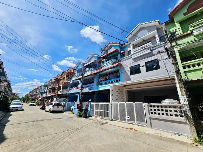 4-bed townhouse for sale, 90 sqm, 22.5 sq wah, เพลินวิภา