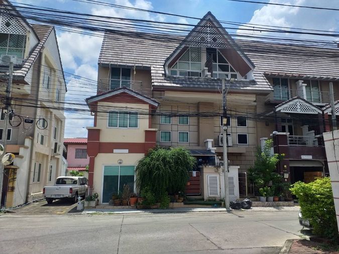 AI 0149 : เมอริท เพลส ลาดพร้าว 87