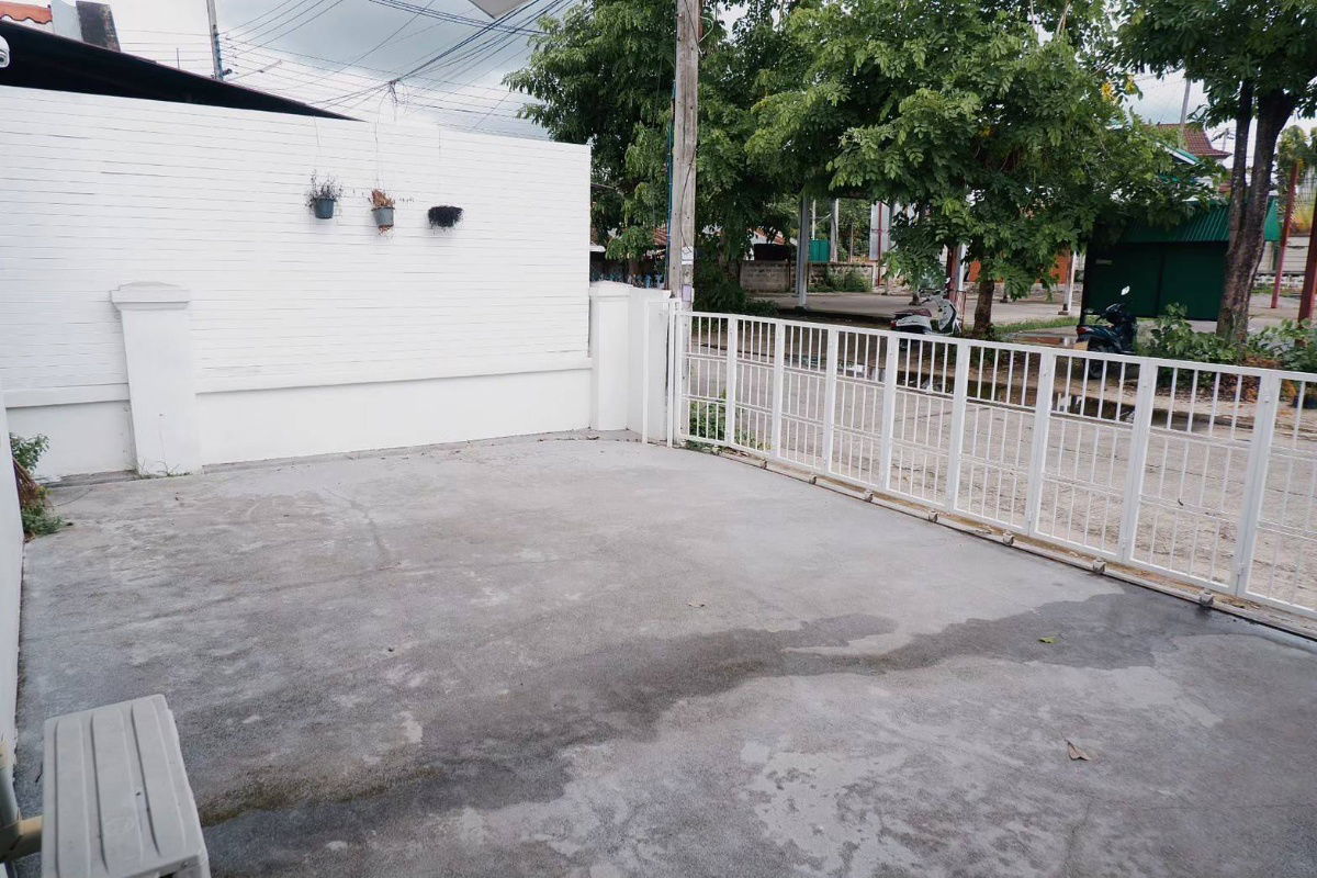 รูป ให้เช่าบ้านแฝดชั้นเดียว  3 ห้องนอน 3 ห้องน้ำ 1  ห้องครัว 2  ที่จอดรถ - รูปที่ 16/17