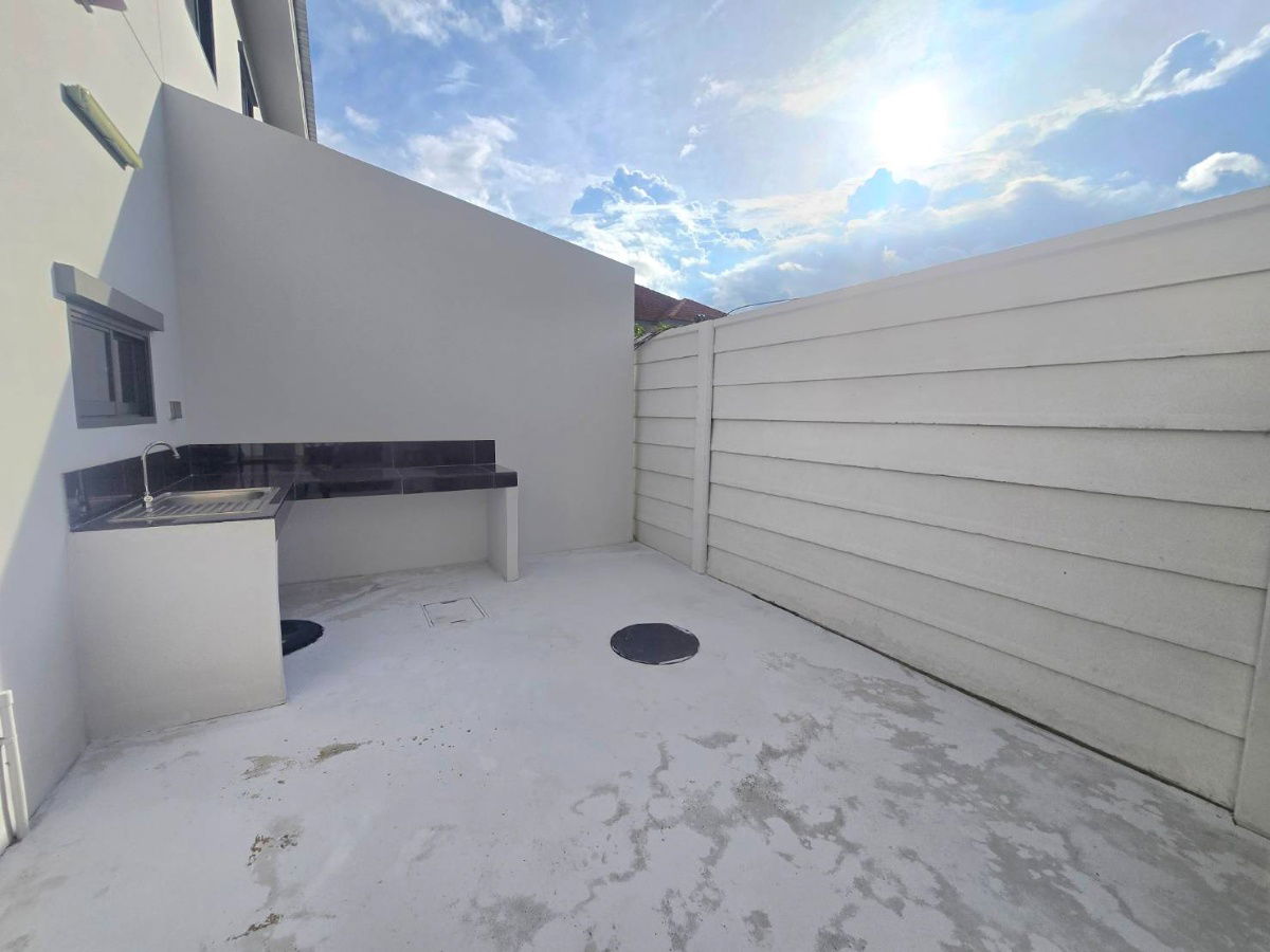 รูป มือ1 ทาวน์โฮมใหม่ สไตล์โมเดิร์น บ้านกล้วย-บางบัวทอง โครงการ ไพร์ม ทาว์น บางบัวทอง PRIME TOWN Bang Bue Thong - รูปที่ 12/51