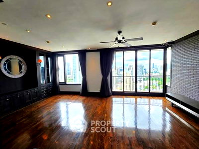 Condos for sale : 2-BR Condo at Aguston Sukhumvit 22 near MRT Queen Sirikit National Convention Centre (ID 2324571)