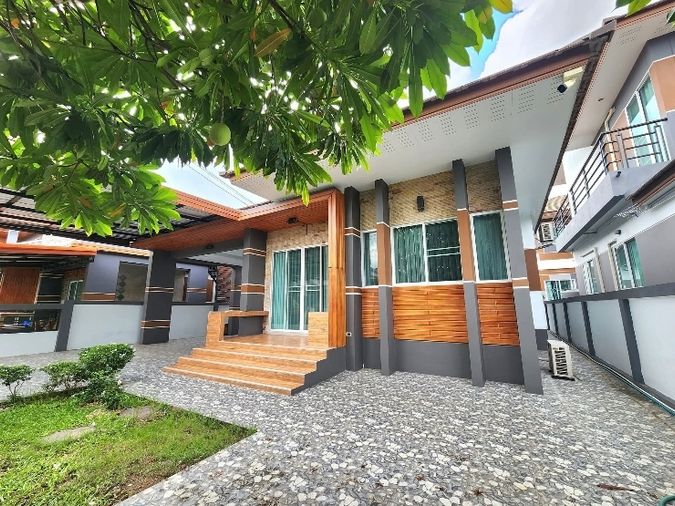 เช่าบ้านชั้นเดียวพร้อมเฟอร์ฯใกล้เซ็นทรัลเฟส ,โฮมโปร,โลตัสสันทราย   โซนสันทราย - ใกล้เซ็นทรัลเฟสเพียง 12 นาที , ใกล้โรงเรียนต้นกล้า [ รับระยะสั้น ]