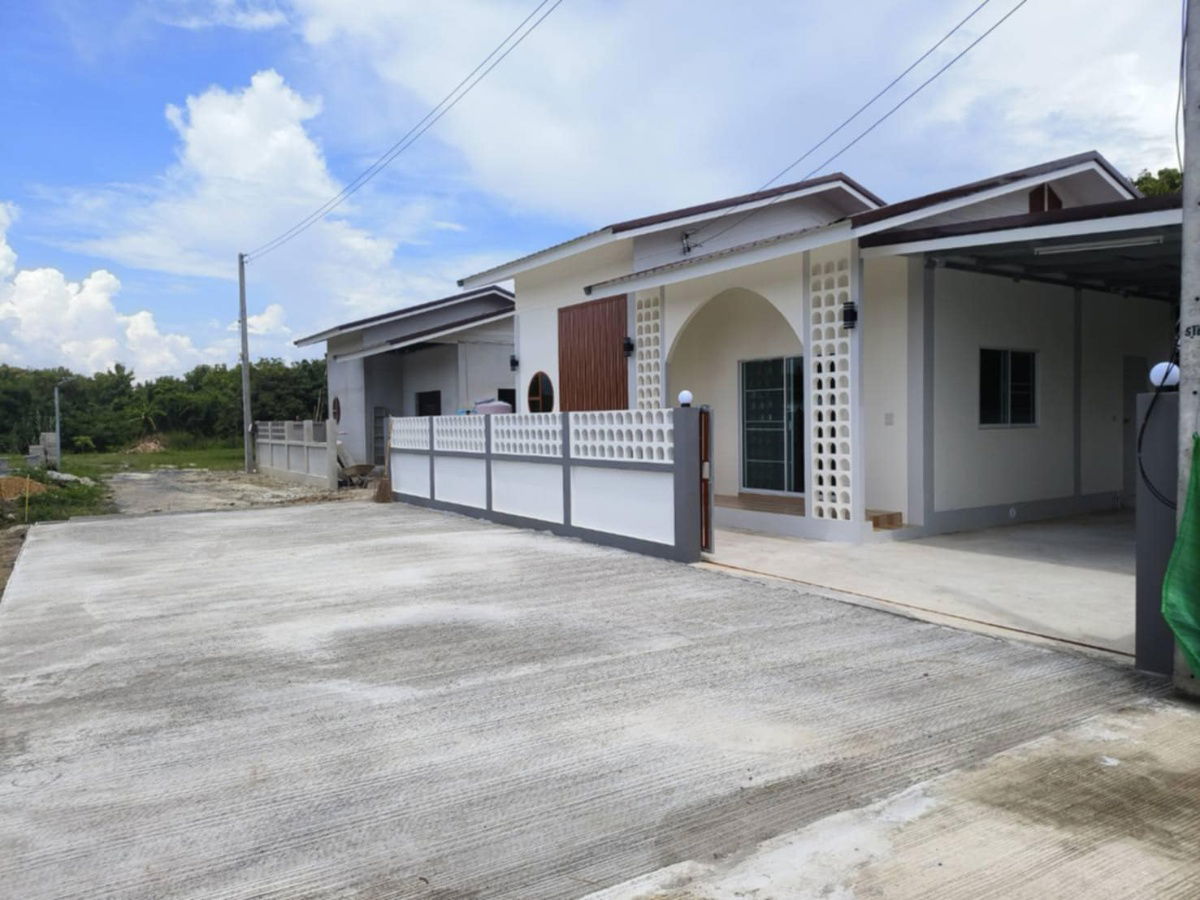 รูป ขายบ้านเดี่ยวชั้นเดียว  2 ห้องนอน  2 ห้องน้ำ  1 ห้องครัว  2 ที่จอดรถ - รูปที่ 11/12