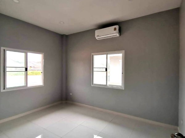 รูป ขายบ้านเดี่ยวชั้นเดียว  3 ห้องนอน  2 ห้องน้ำ  1 ห้องครัว  1 ที่จอดรถ - รูปที่ 4/9