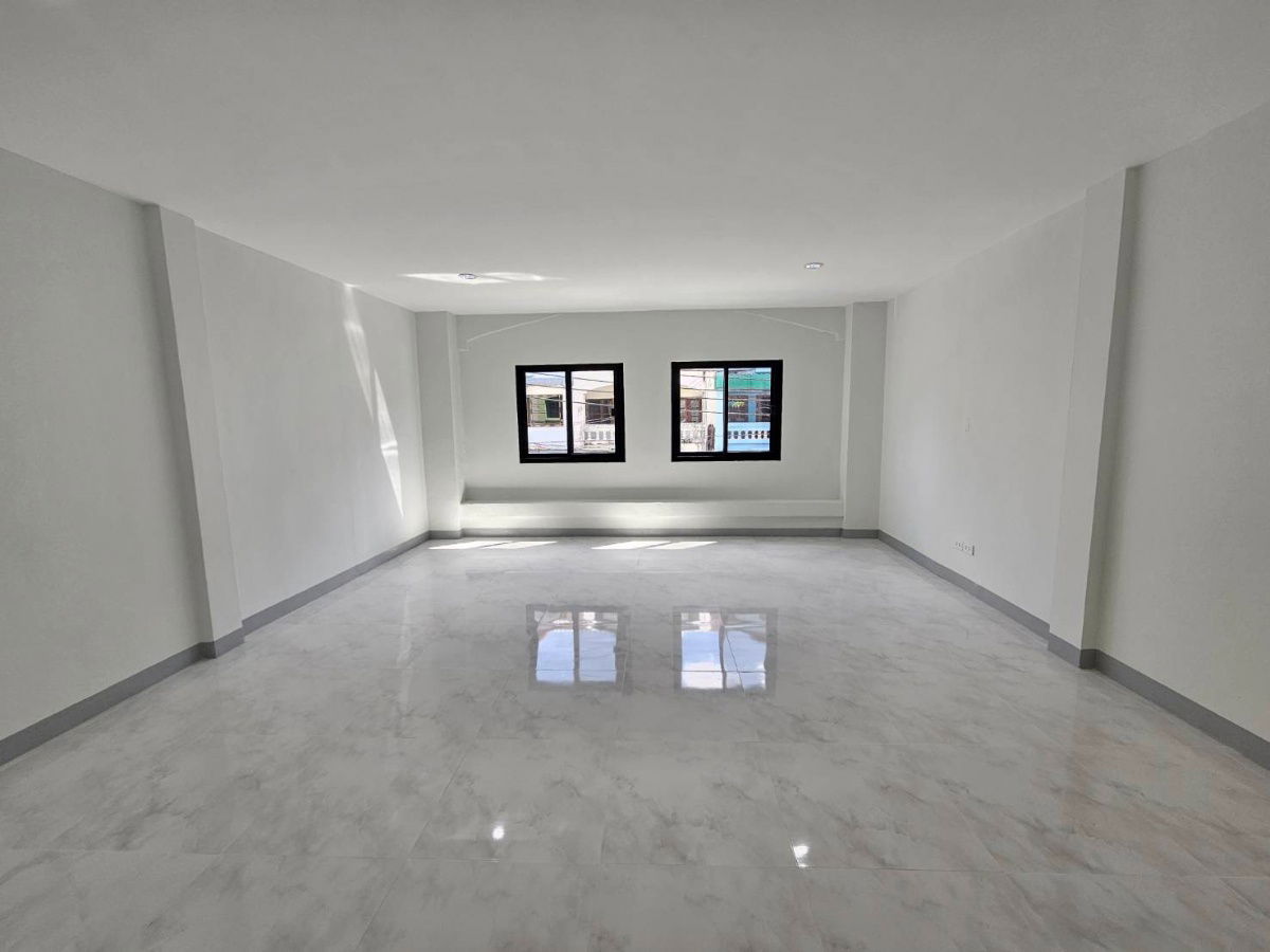 รูป ทาวน์โฮม 3 ชั้น หมู่บ้านเพลินวิภา ใกล้เลียบด่วนเอกมัย-รามอินทรา รถไฟฟ้าสีชมพู ถนนนวลจันทร์ , ถนนรามอินทรา40 ใกล้โรงพยาบาล โรงเรียน - รูปที่ 10/21