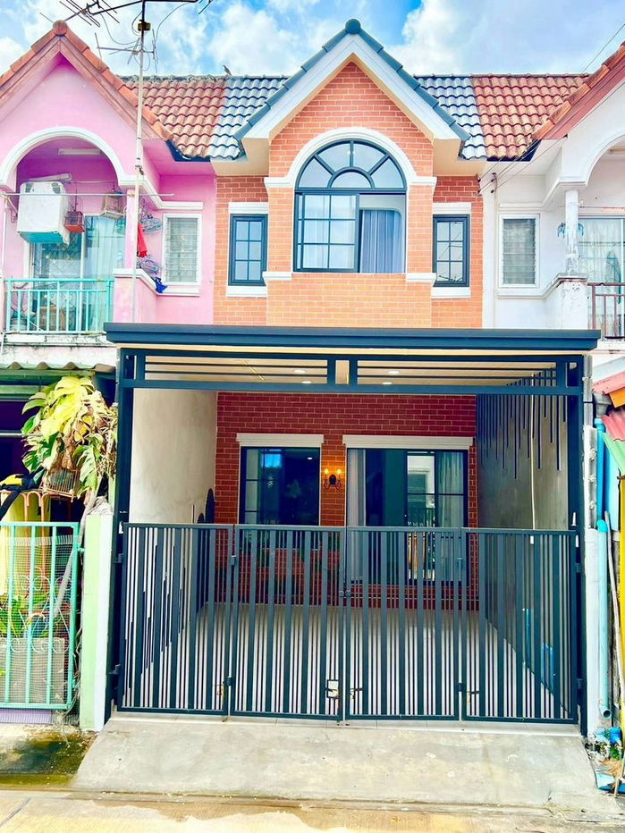 รูป ทาวน์เฮ้าส์ รีโนเวท หมู่บ้านรินทิชา ซอยร่มเกล้า6 ถนนร่มเกล้า ถนนรามคำแหง เขตมีนบุรี แถมเฟอร์นิเจอร์ ใกล้สนามบินสุวรรณภูมิ - รูปที่ 2/21