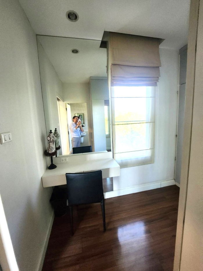 picture  Two storey house for rent with 4 bedrooms,3 toilets and 1 kitchen.  - 15/18