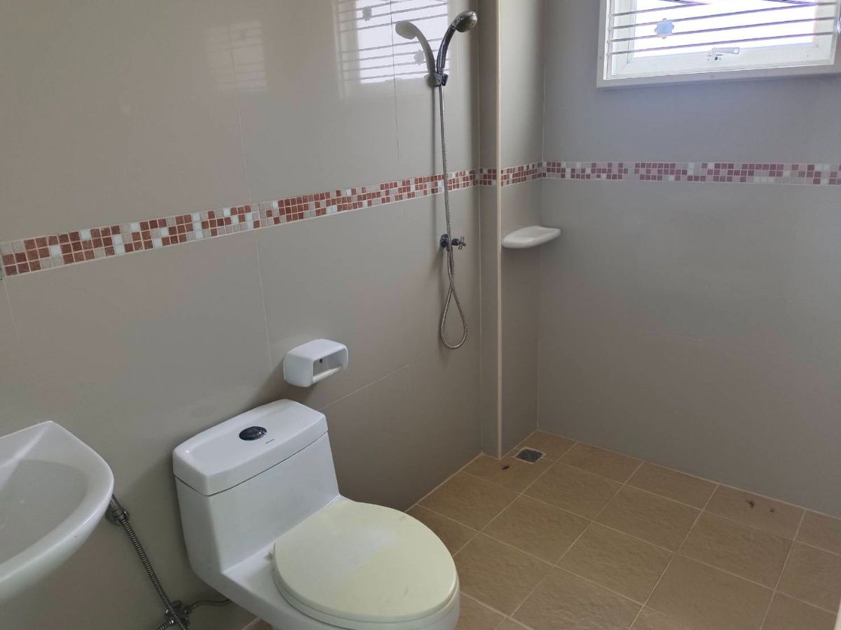 picture 2-unit, 3-storey shophouse for rent in Sriracha, 5 minute drive from J Park Sriracha - 10/14