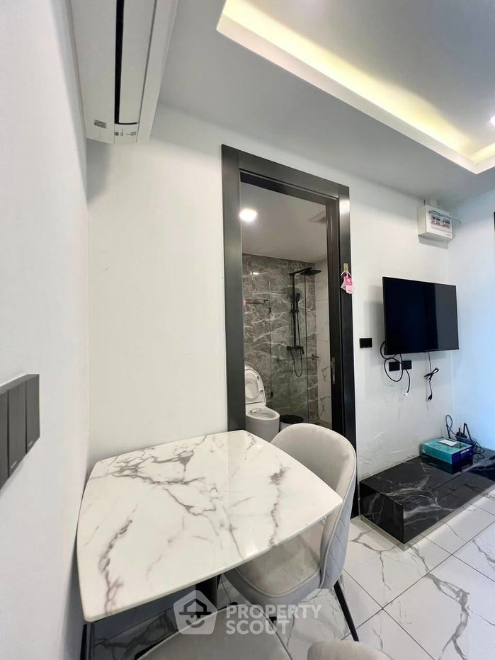 picture 1-BR Condo at Arcadia Millennium Tower close to Pattaya South (ID 2347398) - 2/11