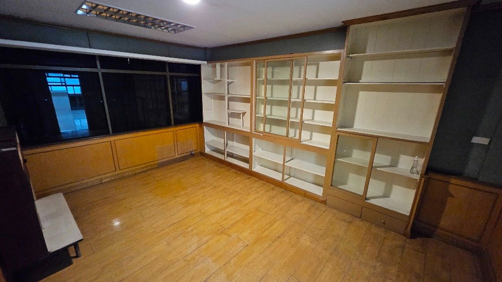 picture Rent a commercial building, Yaowarat Commercial Building, Samphanthawong     Space for rent each floor sepeartely    1st floor   Usage 160 sqm  - 5/13