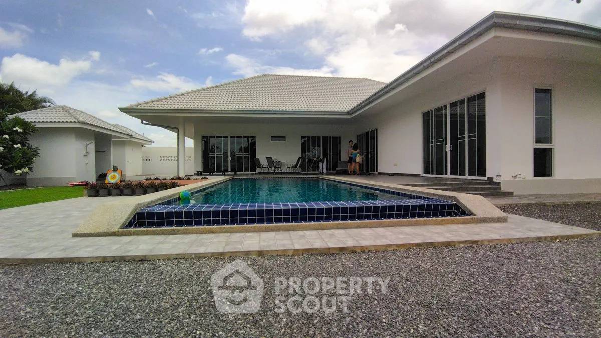 รูป วิลล่า 3-ห้องนอน ใน เขาน้อย (ID 1294723) - รูปที่ 1/44