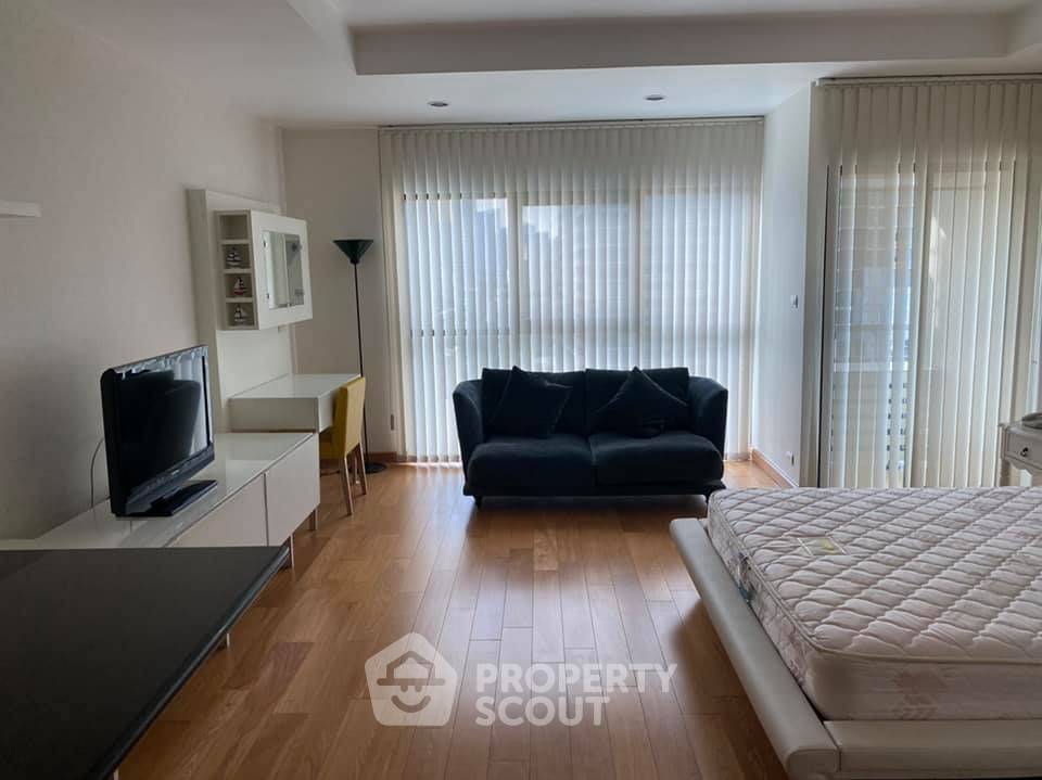 รูป คอนโด 1-ห้องนอน ที่ สาธร การ์เด้นส์ ใกล้ MRT สีลม (ID 677097) - รูปที่ 1/7