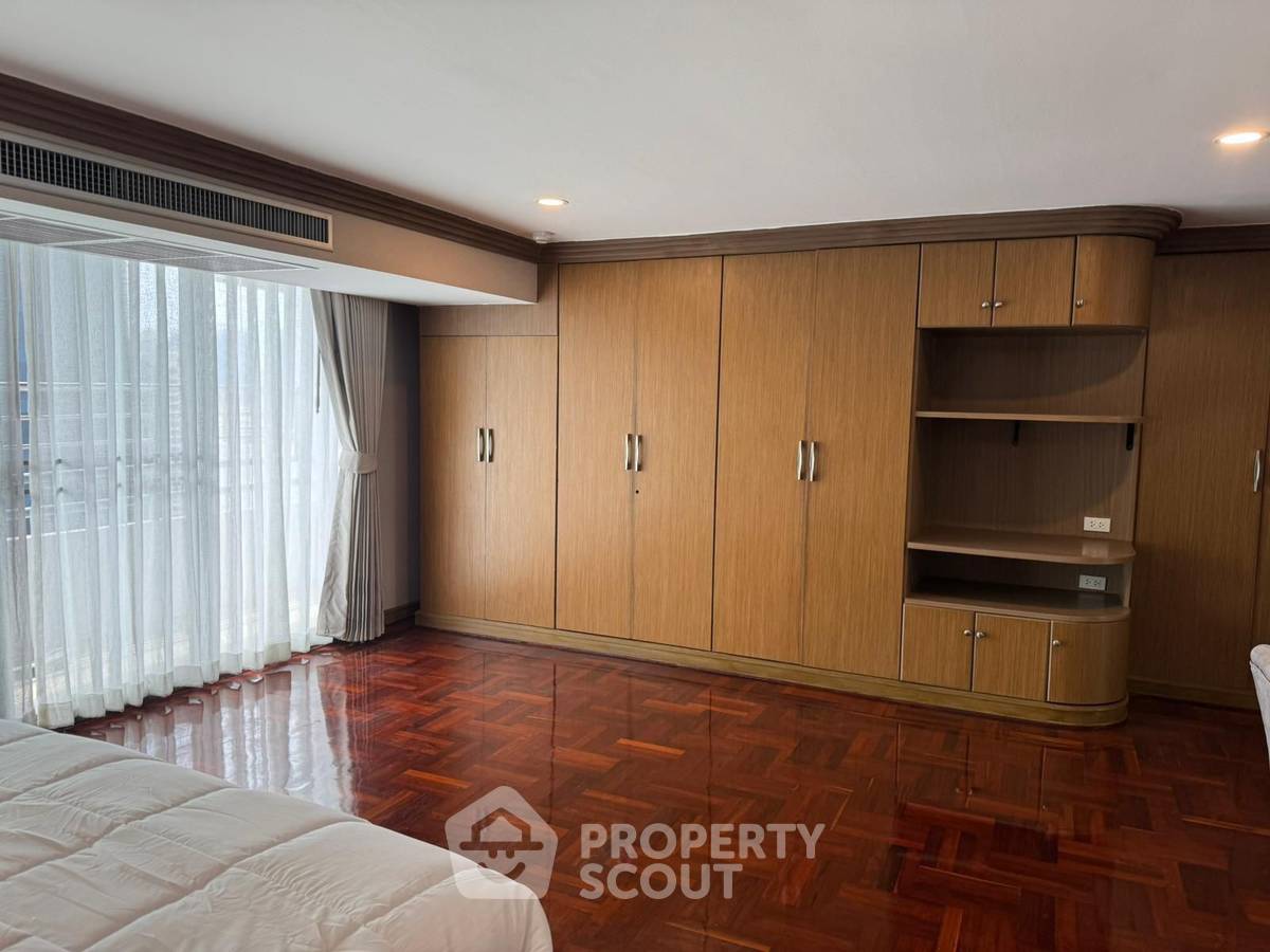รูป คอนโด 3-ห้องนอน ที่ วัฒนา ไฮทส์ คอนโดมิเนียม ใกล้ MRT สุขุมวิท (ID 2348520) - รูปที่ 11/20