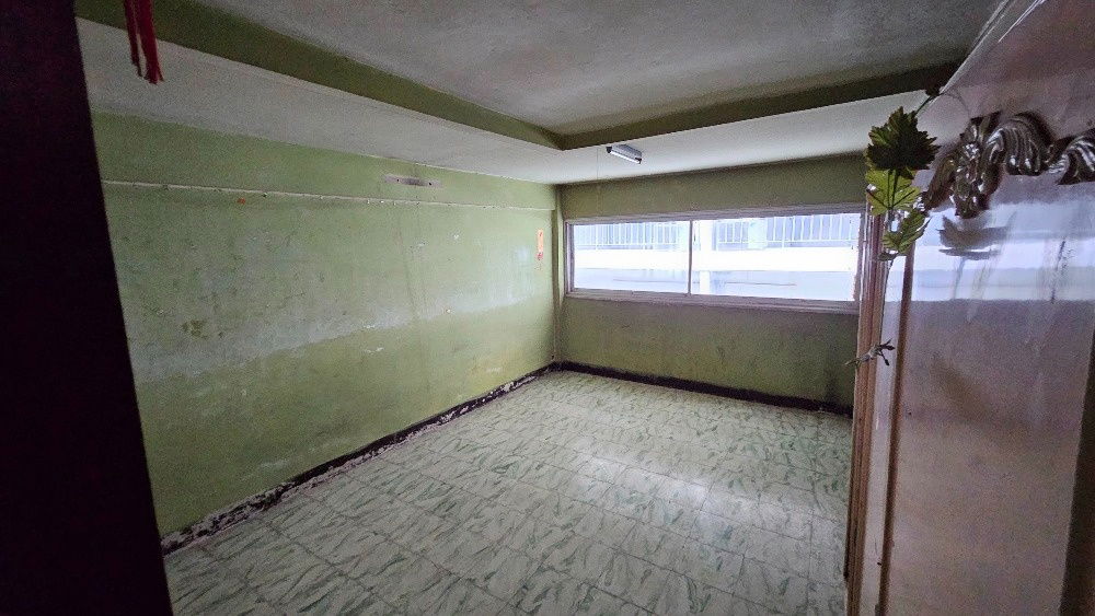 picture Rent a commercial building, Yaowarat Commercial Building, Samphanthawong     Space for rent each floor sepeartely    1st floor   Usage 160 sqm  - 12/13