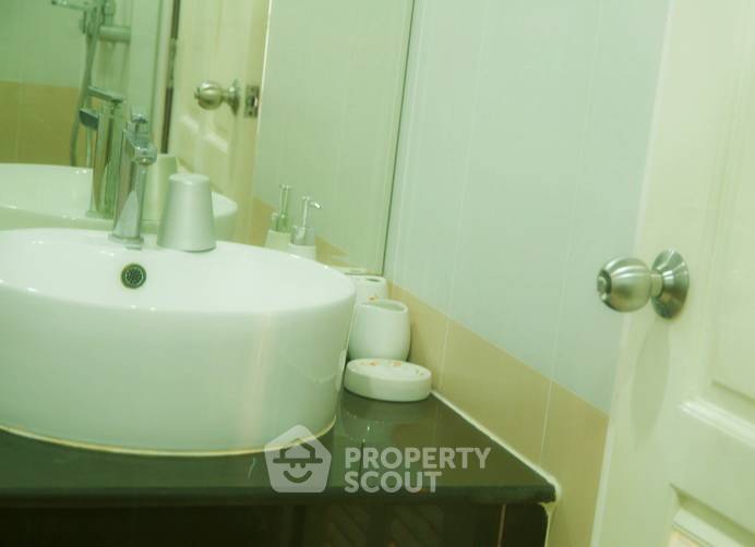 picture 1-BR Condo at Sukhumvit Living Town near MRT Phetchaburi (ID 824345) - 15/16