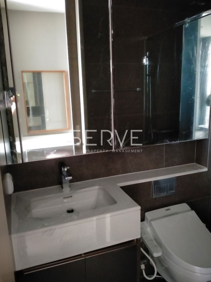 picture 1 Bed 1 Bath Nice Room City View Luxury brand Good Location  Close to MRT Phetchaburi station  @ The Esse at Singha Complex - 5/7