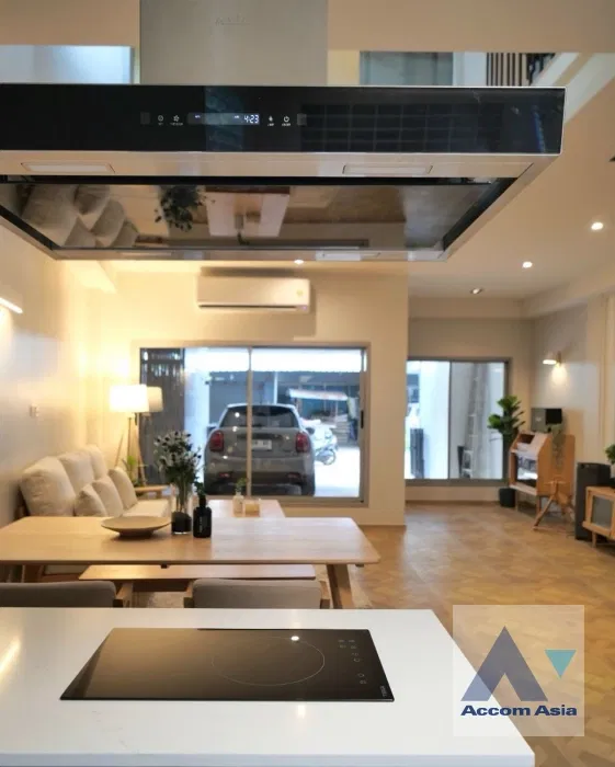 รูป 🔼🔽 AccomA 📩 Fully Furnished,Newly renovated,Pet friendly 3 BR Townhouse in Khlong Tan Nuea (AA41951) - รูปที่ 19/20