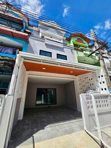 4-bed townhouse for sale, 90 sqm, 22.5 sq wah, เพลินวิภา