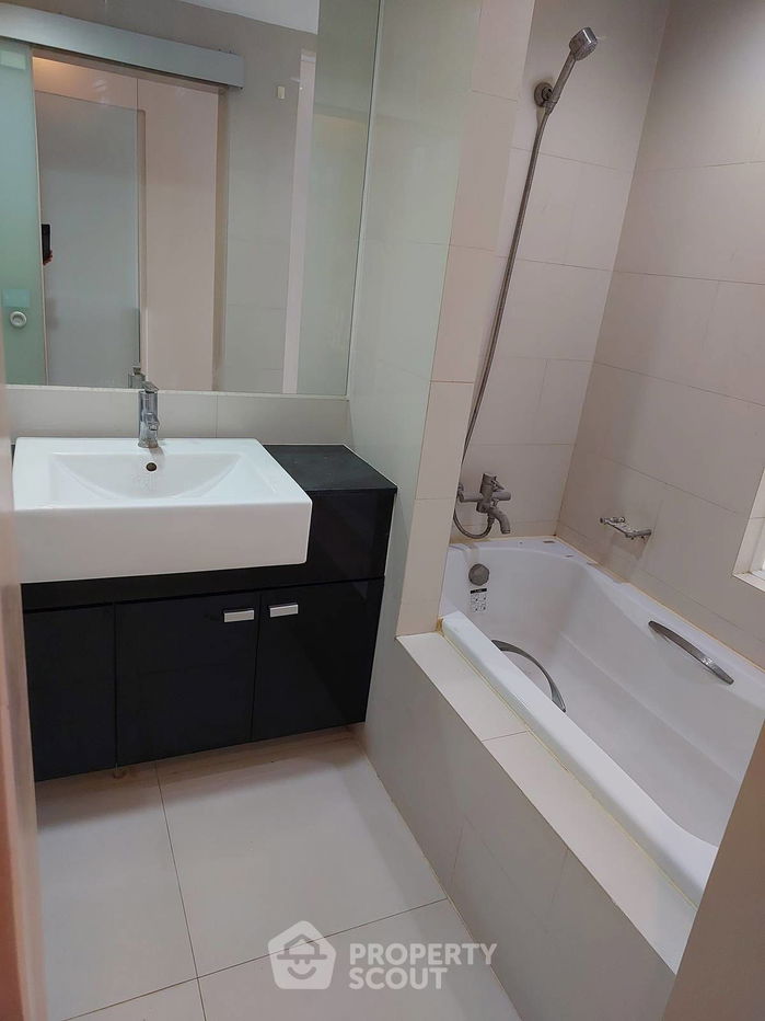 picture 2-BR Condo at Ideo Blucove Sathorn near BTS Wongwian Yai (ID 1540818) - 7/16