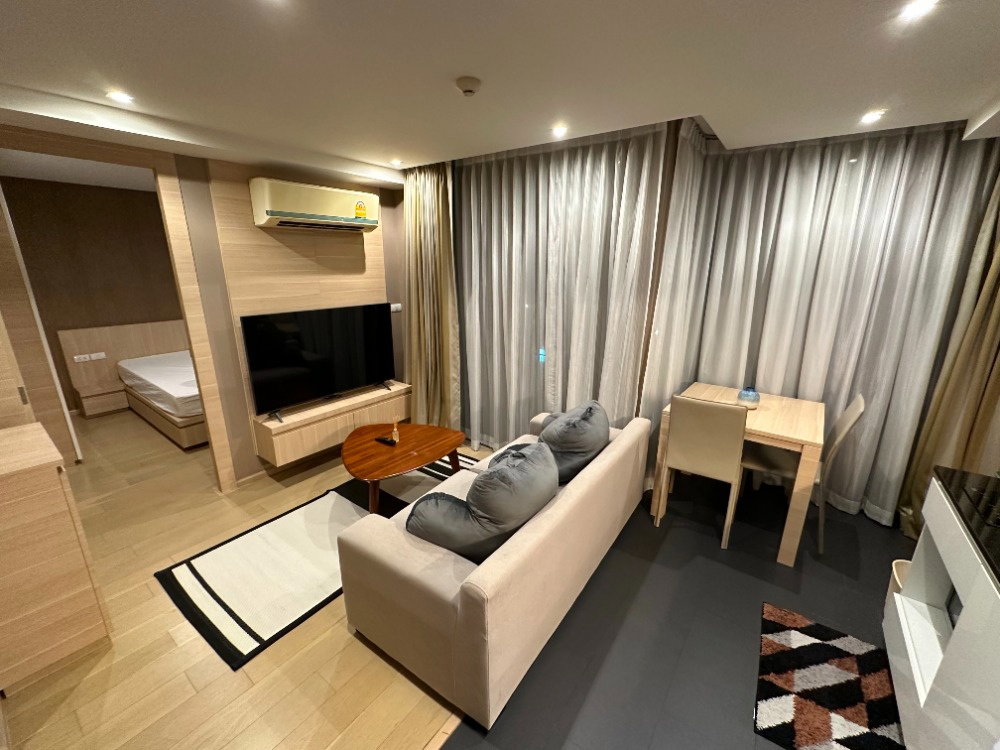 picture Klass Silom【𝐑𝐄𝐍𝐓】🔥Modern, sleek, and cool in white and gray tones, perfect for a simple life🔥 Contact Line ID: @hacondo - 7/9