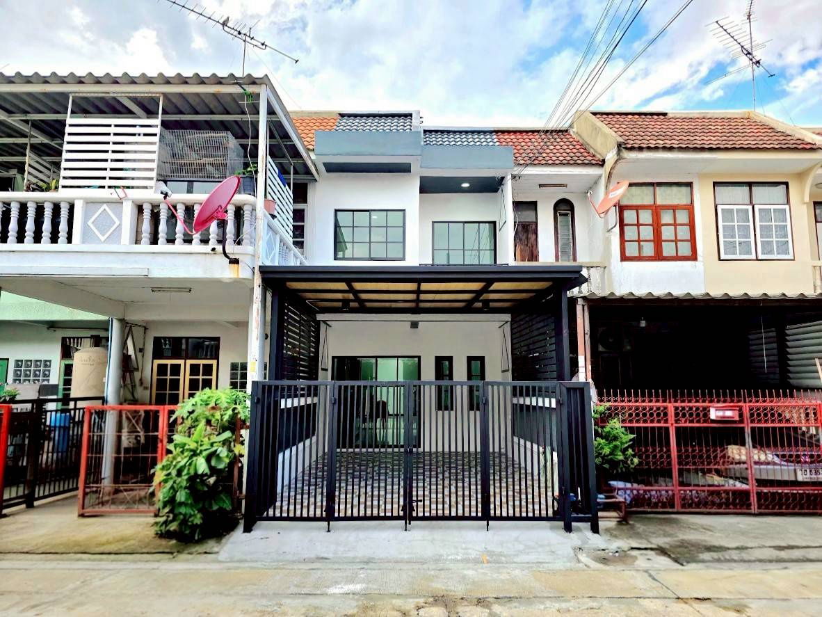 รูป ทาวน์เฮ้าส์ รีโนเวทใหม่ ทำเลดี หมู่บ้าน อยู่เจริญ ซ.12 ถ.วิภาวิดีรังสิต37 เขตดอนเมือง แถมเฟอร์นิเจอร์ พร้อมอยู่ - รูปที่ 2/21