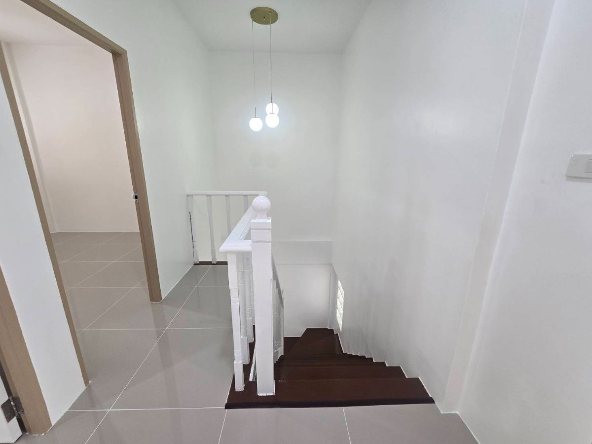 รูป ทาวน์เฮ้าส์ รีโนเวทใหม่ หมู่บ้าน บ้านฟ้าปิยรมย์ เรือนพนา เฟส5 บึงคำพร้อย ลำลูกกา ปทุมธานี มีเฟอร์นิเจอร์สวยงาม พร้อมอยู่ ทำเลดี - รูปที่ 37/41