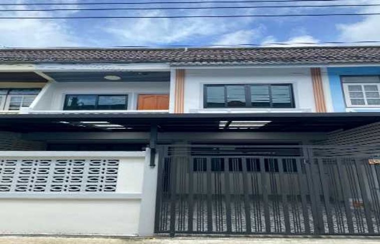 ขายทาวน์เฮ้าส์ 2 ชั้น รีโนเวทใหม่ ซอยวัดกก พระราม 2 ซอย 44 แยก 1 พร้อมเข้าอยู่ 22 ตร.วา 100 ตร.ม. 2 นอน 2 น้ำ