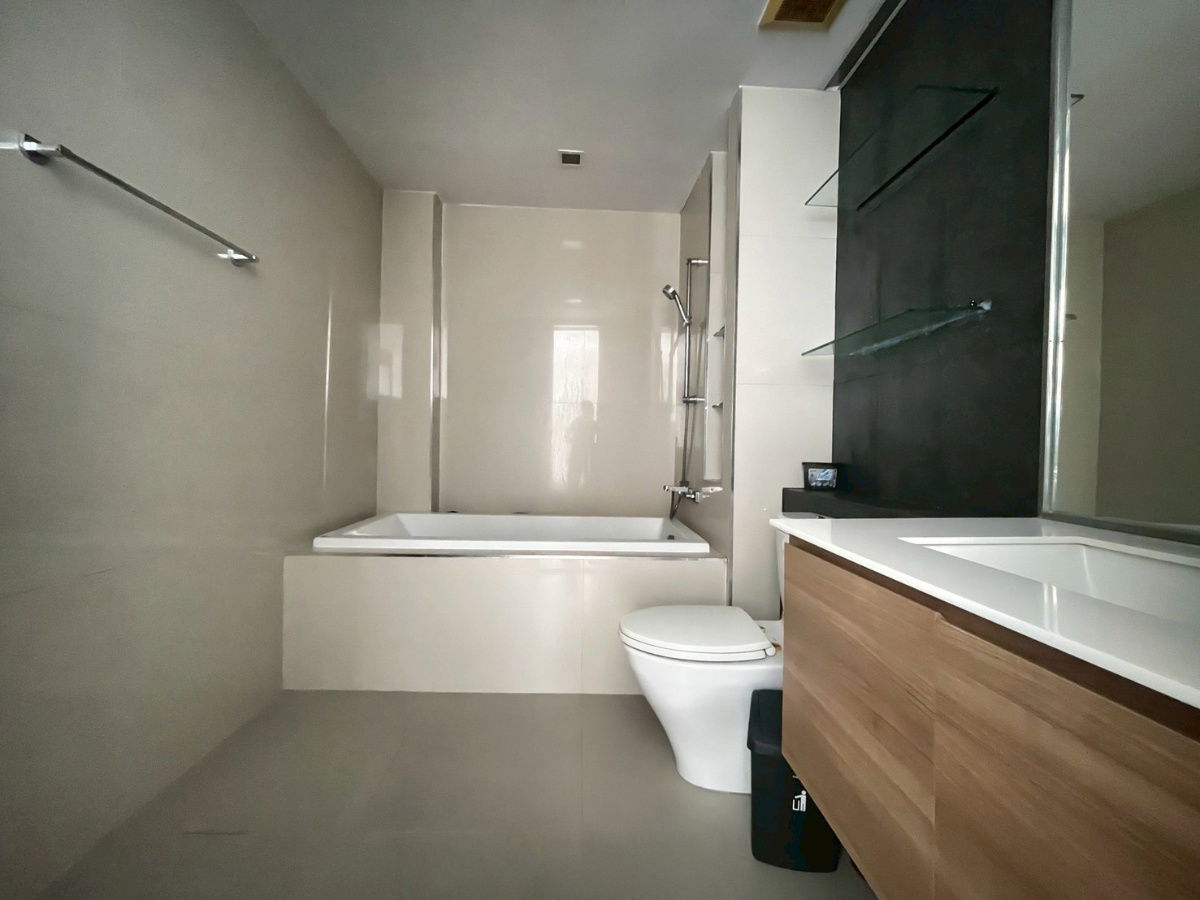 picture For rent Green Lake Condo Sriracha beautiful room with furniture close to the community convenient transportation natural view great atmosphere - 12/16