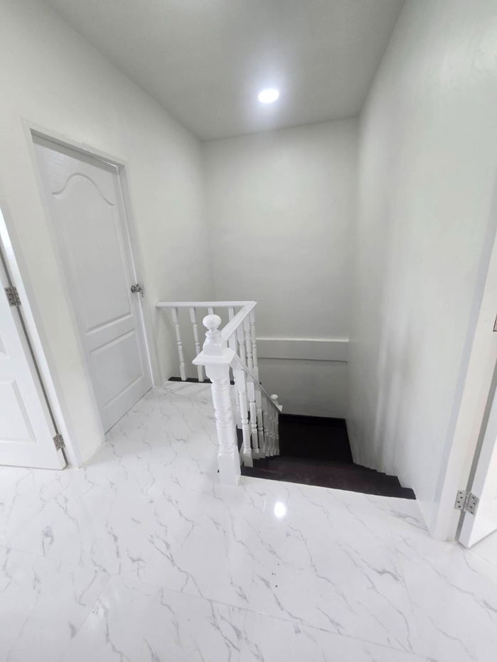 รูป ทาวน์เฮ้าส์ รีโนเวท กว้างขวาง หมู่บ้าน อยู่เจริญ ถนนรังสิต-นครนายก51 รังสิตคลอง2 อ.ธัญบุรี จ.ปทุมธานี 2หลังทะลุกัน กว้างมาก - รูปที่ 33/35